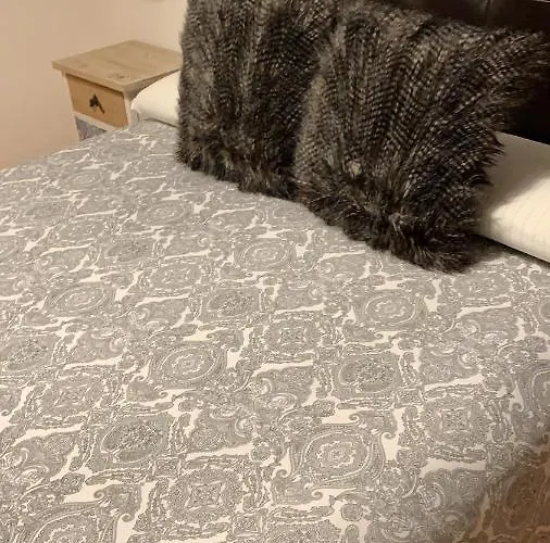 Bpirineos-la Casita Del Rebeco Apartamento Benasque