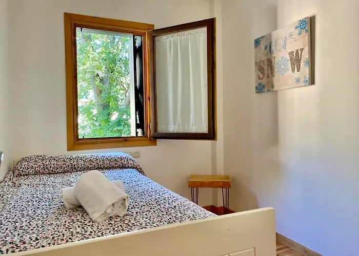 Bpirineos-la Casita Del Rebeco Apartamento Benasque